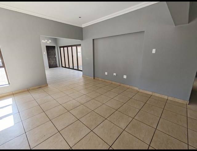 4 BEDROOM CLUSTER FOR SALE IN THREE RIVERS EAST